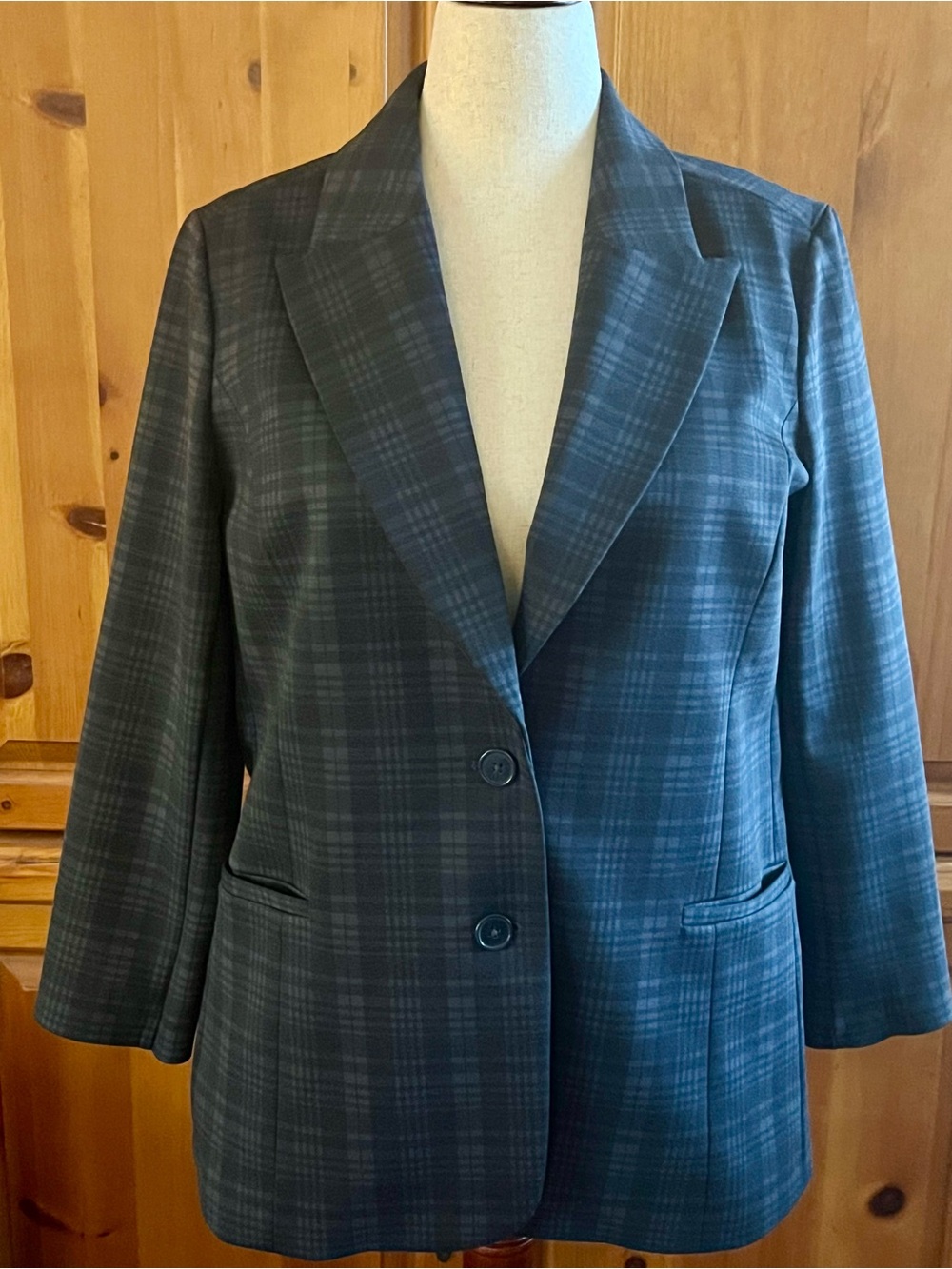 Classic Blue & Gray Plaid Blazer Jacket. 
DG2 Size Large